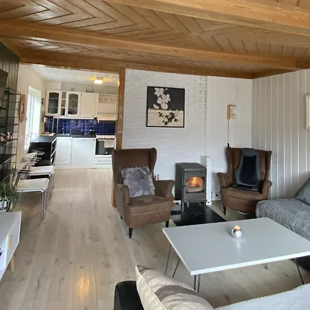 Casa vacanze Koselig Hus Ved Elveparken, Egen Campingvogn Pa Homannsberget