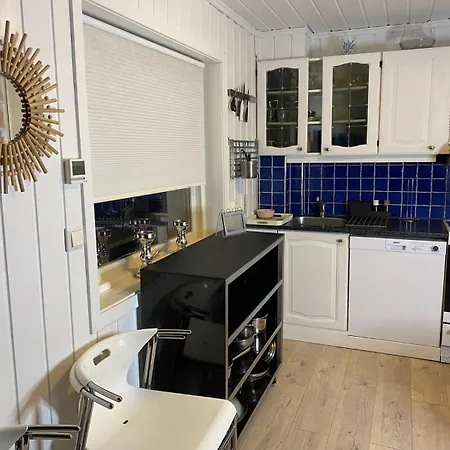 Vakantiehuis Koselig Hus Ved Elveparken, Egen Campingvogn Pa Homannsberget *