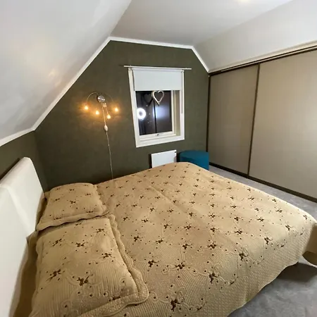 Koselig Hus Ved Elveparken, Egen Campingvogn Pa Homannsberget Vakantiehuis