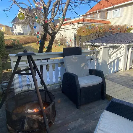 Koselig Hus Ved Elveparken, Egen Campingvogn Pa Homannsberget