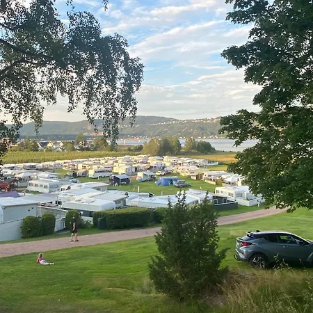 Vakantiehuis Koselig Hus Ved Elveparken, Egen Campingvogn Pa Homannsberget